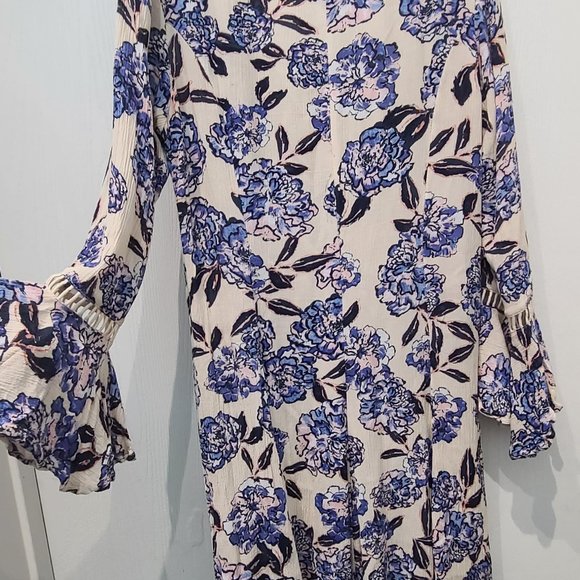 Shyanne Floral Dress - Picture 3 of 6